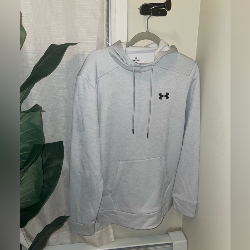 Unisex Under Armour hoodie!
